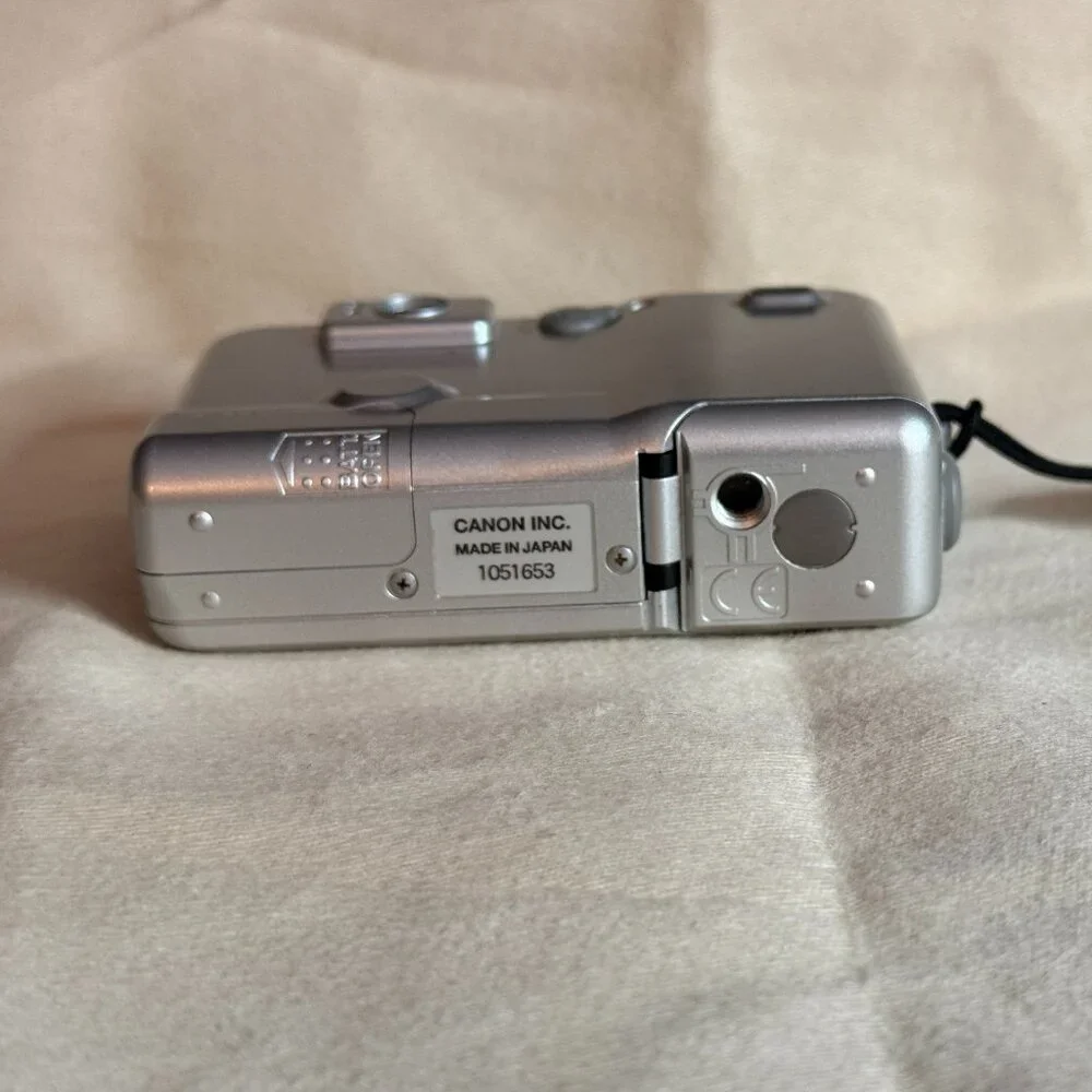 Canon IXUS L-1 compact APS Vintage film camera